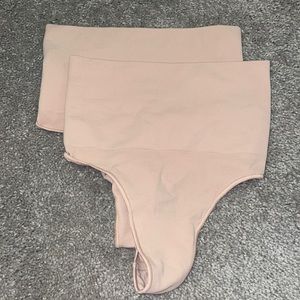 SKIMS Sculpting Thong (Mica)